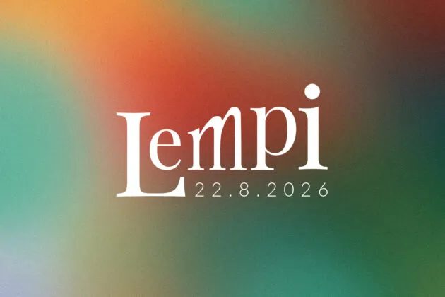 Lempi-teksti vaaleilla kirjaimilla, alla päivämäärä 22.8.2026, taustalla pehmeä pastelivärinen abstrakti kuvio.